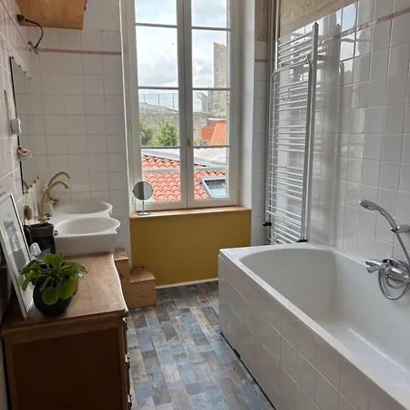 Maison Familiale En Centre-ville * Rochefort (Charente-Maritime)